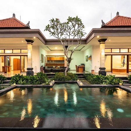 Griya Private Villa Ubud Exteriör bild